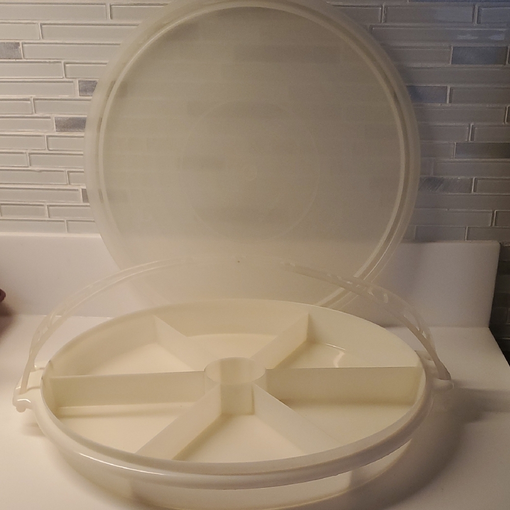Vintage 1954 Tupperware Cream Divided Food Storage Container. Lid/handle 12in.